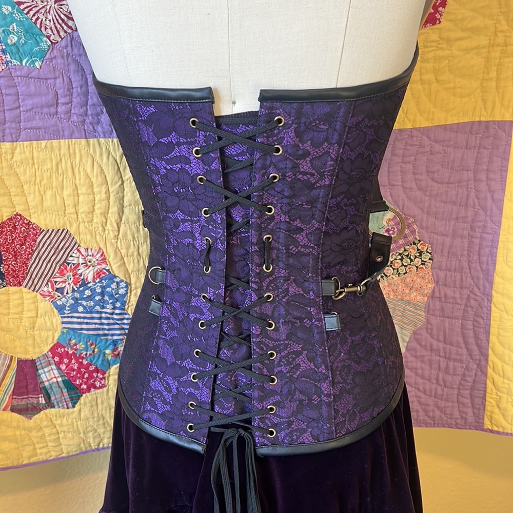NWT Charmian corset. Size Medium. Adjustable - Picture 3 of 9